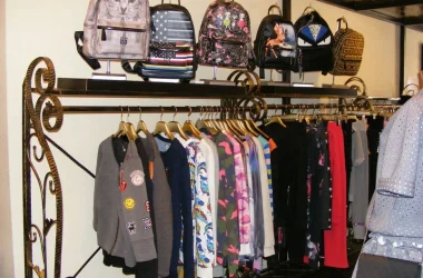 Магазин одежды Madina Фото 2 на сайте Moetushino.ru