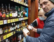 Магазин алкогольных напитков Красное&Белое на улице Свободы  на сайте Moetushino.ru